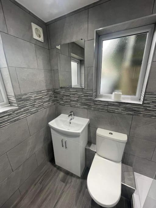 Large 1 Bedroom Flat With Private Parking Plymouth Exteriér fotografie